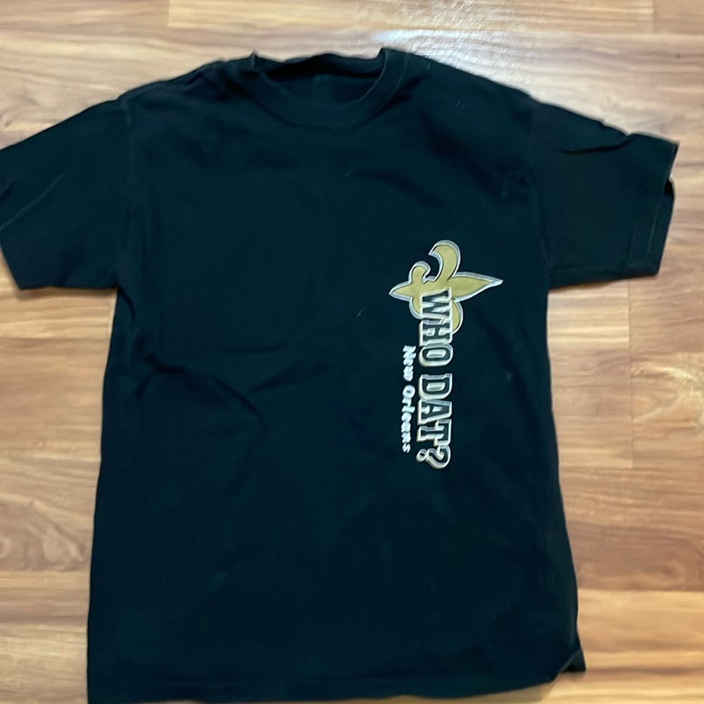 Kids size M New Orleans Saints tee. Who dat shirt